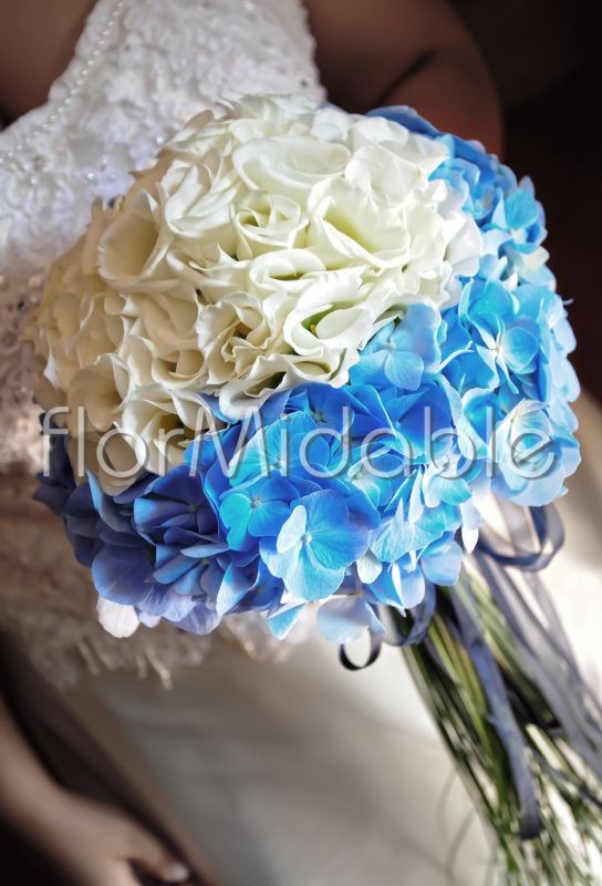 wedding bouquets blue and white